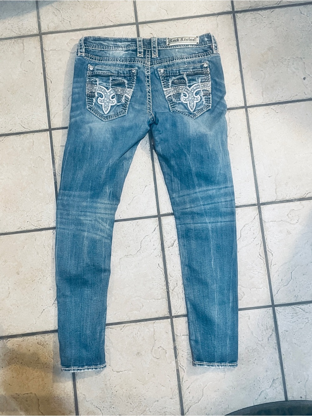 Rock Revival Women’s Skinny Jeans with Embroidered Back Pockets Size 31
